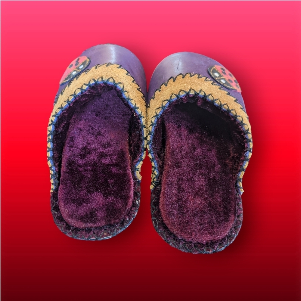 Kids Handmade Leather Slippers - Picture 3 of 8